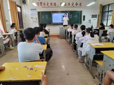 安陆市烟店镇：大学生志愿队下乡 助力学生暑期成长