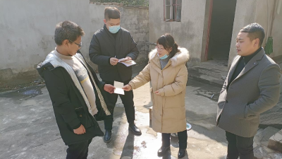 里潭乡组织慰问困难党员群众