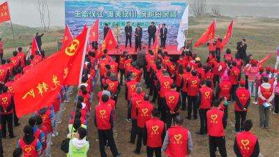 汉川市开展“生态汉江 唯美汉川 保护母亲河”志愿服务活动
