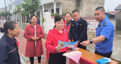 “平安早市”+法治宣传 共建平安杨林幸福之家