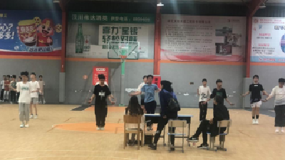 万余名九年级学生顺利完成体育中考测试