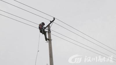 【视频】电线入地  擦亮汉川红色美丽村庄“天际线”