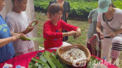 【视频】粽叶飘香迎端午 邻里共创美好生活