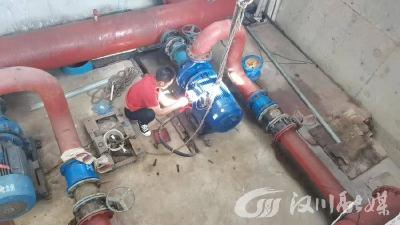 水厂“不打烊”满足群众用水需求