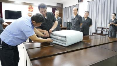 共忆军旅岁月 传承八一精神