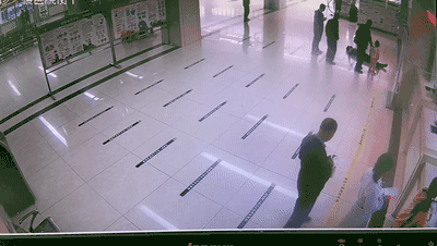 李玉霞，你跪地救人的样子真美！