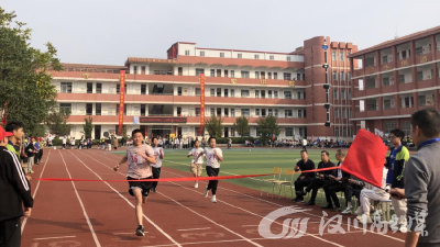 校园运动会 点燃青春的力量