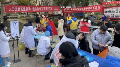 宣法、便民两不误，西门桥社区用心探索辖区治理好方式