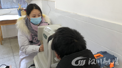 回龙中学：保护眼睛，要从娃娃抓起
