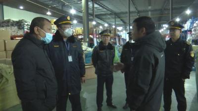 【视频】多部门联合 对区域内违规收件行为“重拳出击”