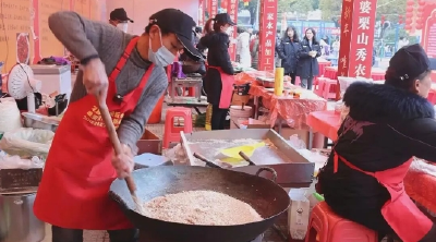 【视频】荷月酥 麦芽糖 “老味道”里升腾浓浓年味