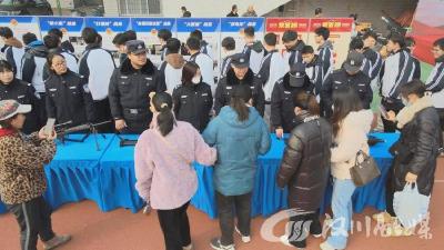 【视频】警民互动+装备展示，汉川今年警察节活动亮点多多