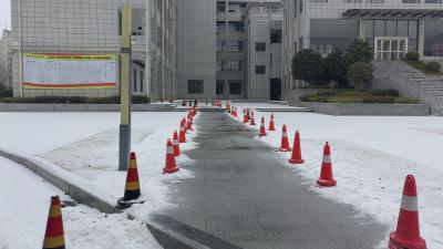 破冰除雪，汉川一中在行动！