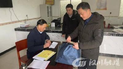 情系驻村干部 亲切慰问暖人心