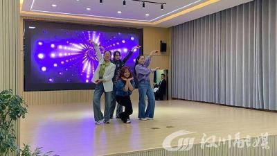自编自导自演！这场迎新春联欢会很燃！