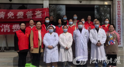 普法宣传进社区 爱心义诊暖民心