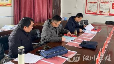 责任督学进校园 挂牌督导促发展