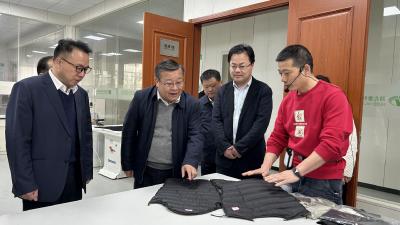 【视频】冯雨民来我市调研纺织服装产业