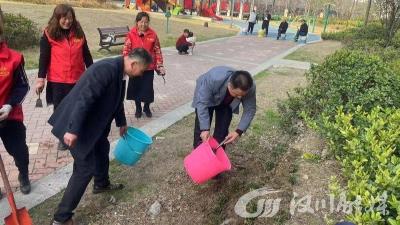 植树添绿意 共建美家园