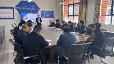 集体备课聚智慧 共同研讨促成长