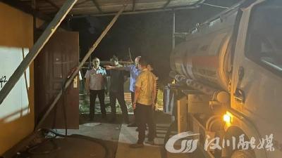 汉川一非法加油点被端……  