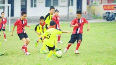 北河小学举办第六届“绿荫未来杯”校园足球赛 