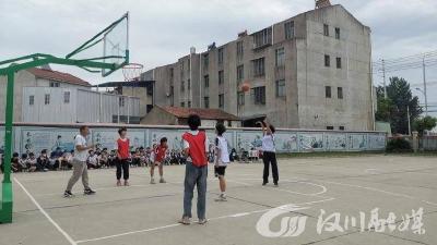 汉正中学青春活力趣彩纷呈