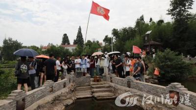 高校助力 共建官山