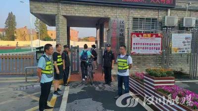开学首日，城隍镇开启“护学模式”！