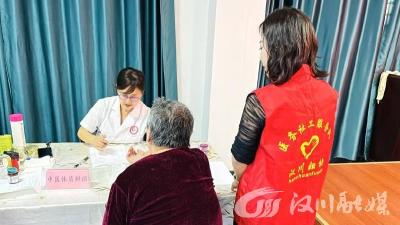 义诊走进养老院 关爱老人送健康