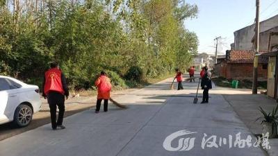 【清洁家园】马鞍乡：干群同心 携手共建绿洲家园  