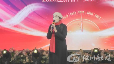 载歌载舞迎新春，这群老年人真快乐