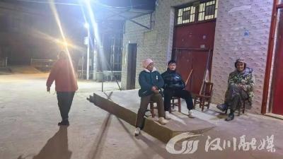 九首村的160盏路灯亮了