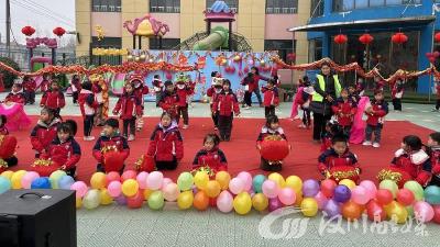 幼儿园里迎新年 共赴一场火锅盛宴！