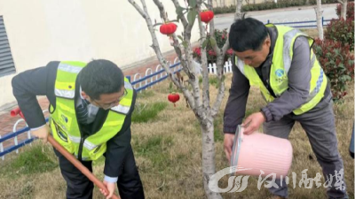 志愿植树添新绿 绿色高速伴您行
