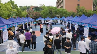 【视频】武汉高校生青睐汉川 一天达成就业意向238人