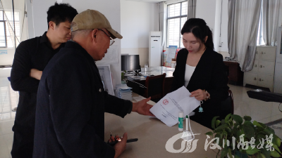 “我们多干一会儿，群众就少跑一趟”