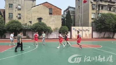 校长喊你来打球！师生篮球赛燃爆全场