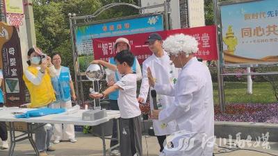 【视频】全民阅读掀热潮 知识“玩”出新花样