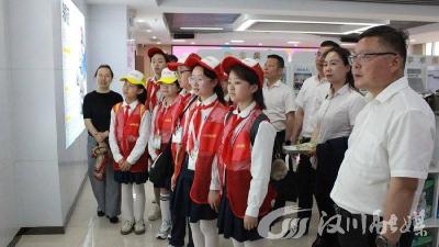 汉川市实验小学双线并进深化阅读育人