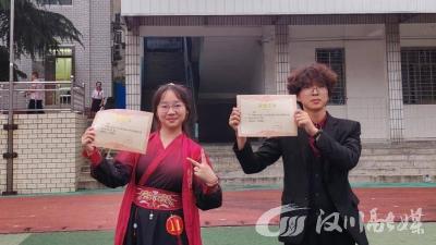 汉川四中经典诵读大赛斩获双二等奖