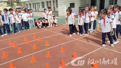 脉旺镇北街小学举办趣味运动会