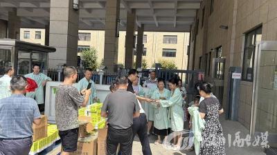 马鞍乡：工会暖企行 物资直抵生产第一线