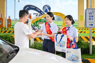 高温下的清凉守护 收费站变身“清凉驿站”