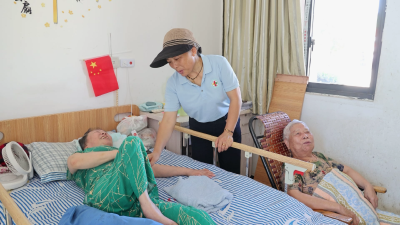 刘玉华：护工变“亲闺女” 十年书写孝亲答卷
