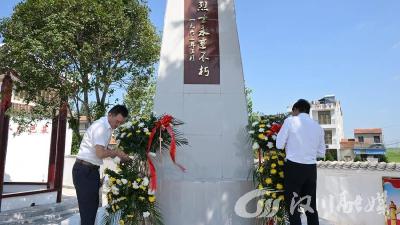孝感市浙江商会赴韩集乡开展“缅怀先烈 共话发展 奉献爱心”主题活动