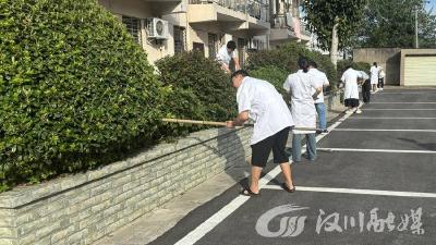 开展爱国卫生行动 筑牢健康防护屏障
