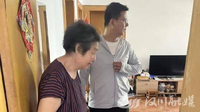 八旬党员因伤病卧床，社区“送学上门”传递组织温暖