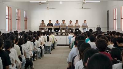 中洲农场中学：多部门联动，共上“安全第一课”