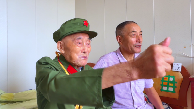 【视频】汉川：98岁抗战老兵观看阅兵式 我们的部队了不起
